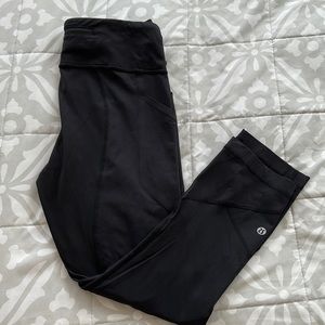 Lululemon ankle length leggings with pocket